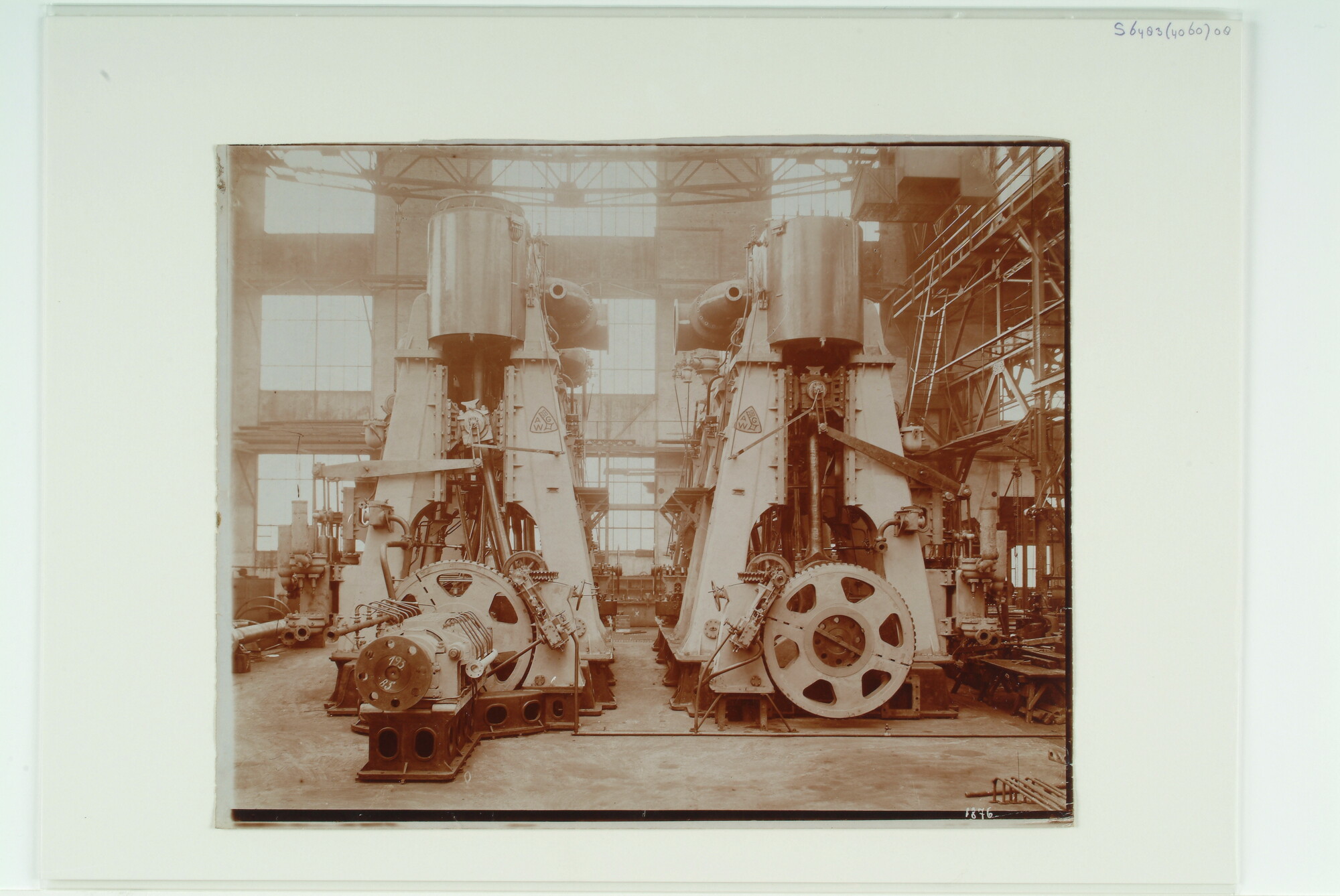 S.6483(4060)08; 'Hoofdmachines in de werkplaats'; fotoreportage
