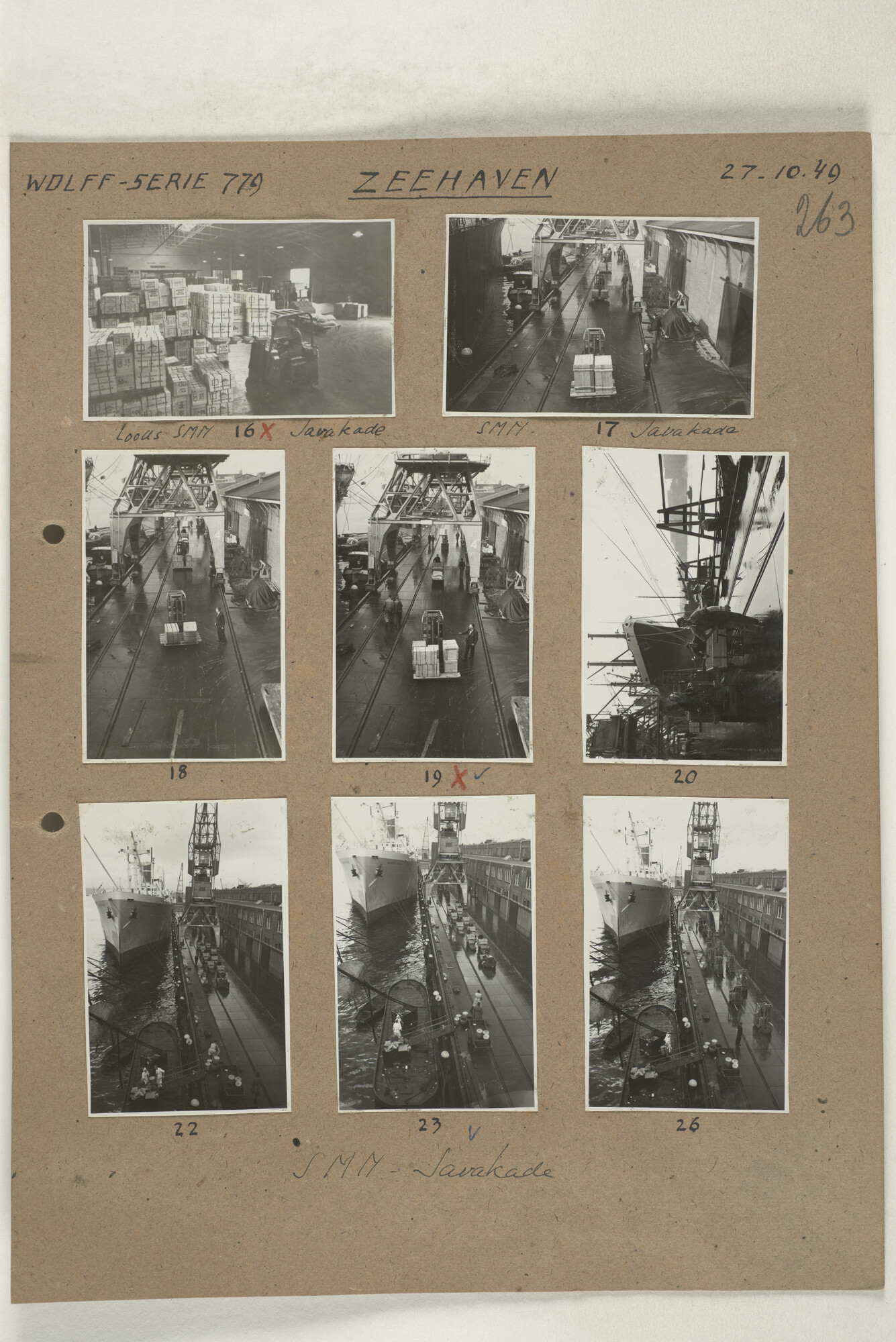 1998.2181; Omslag met een grote hoeveelheid proef foto's gemaakt in opdracht van de Gemeente Handelsinrichtingen en de Vereniging "de Amsterdamsche Haven" te Amsterdam.; omslag