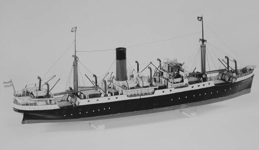 S.4510(04); Waterlijnmodel van het ss. Melampus; scheepsmodel