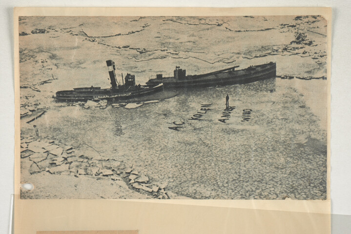 2001.1755; Omslag met vele foto's en knipsels van meest bergingsactiviteiten door Reederij v/h Gebroeders Goedkoop te Amsterdam in de periode 1929 / 1949; omslag