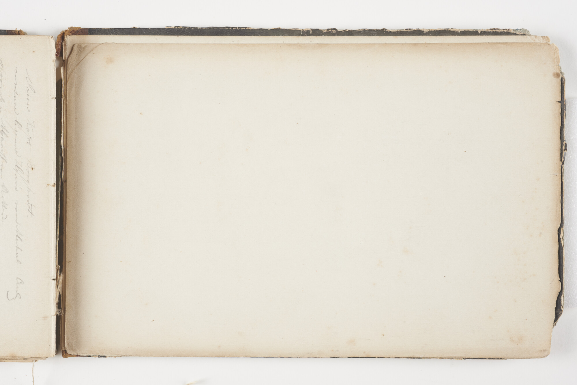A.2019(03); Schetsboek met studies van binnenschepen en zeeschepen; schetsboek