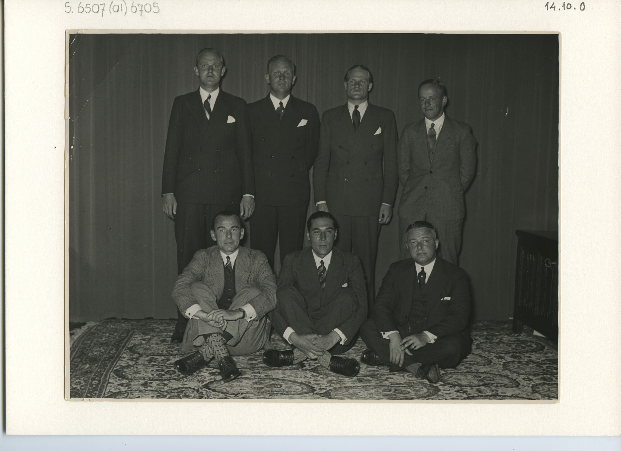 S.6507(01)6705; Foto van de bemanning van Int. Zes Meter De Ruyter; foto