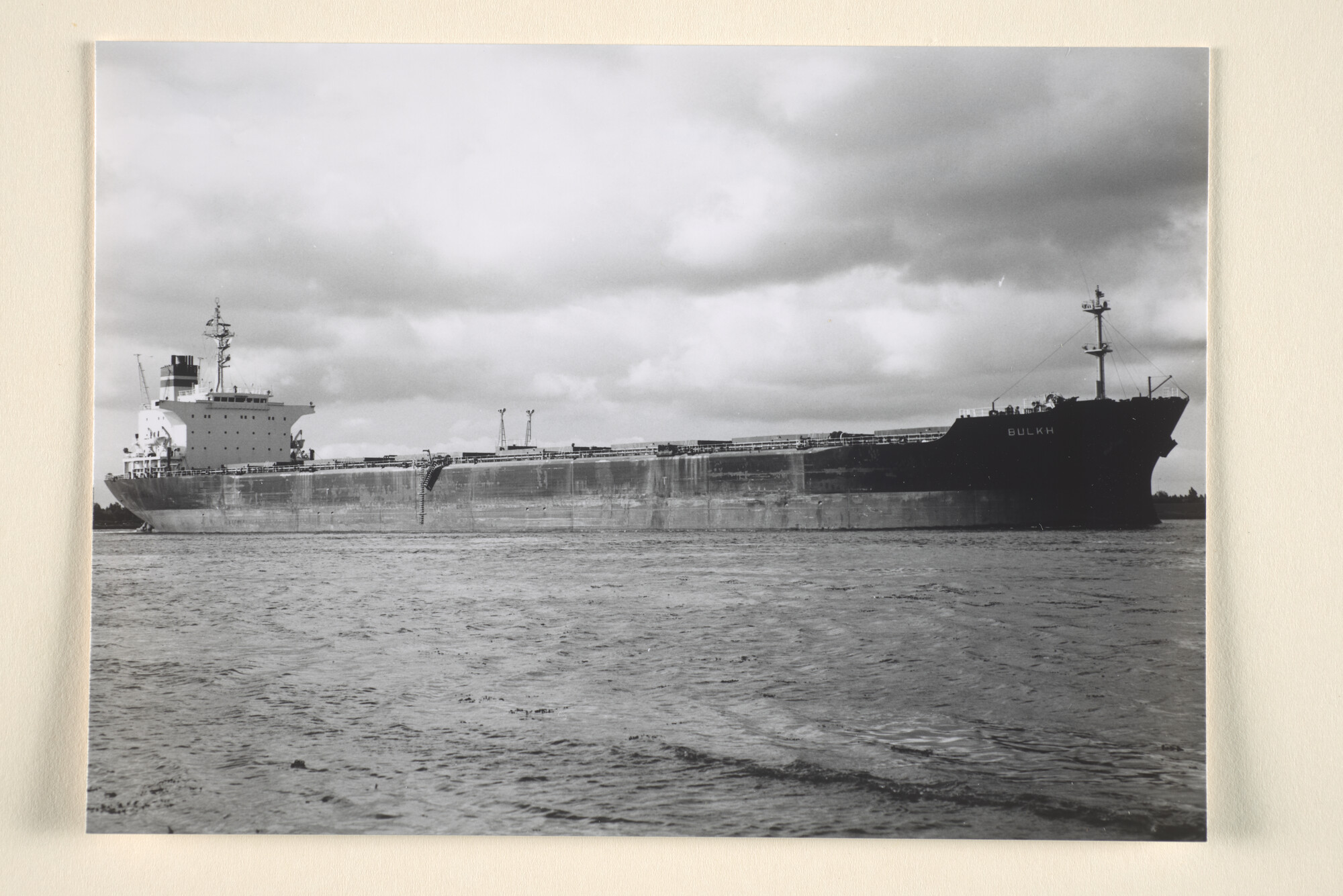 1995.6998; De bulkcarrier ms. Bulk H (ex- Hilversum van de NV; foto