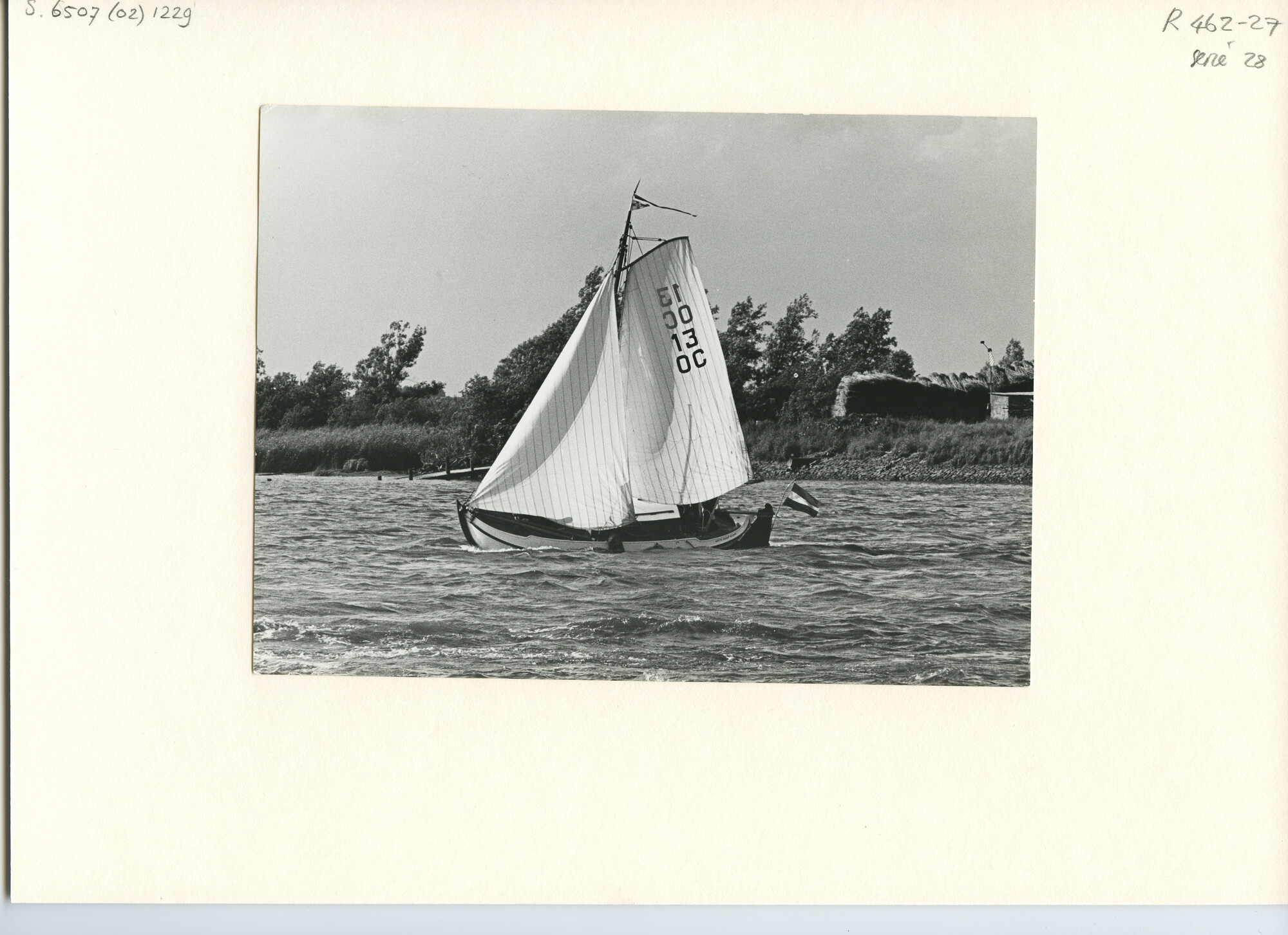 S.6507(02)1229.02; Zwart-wit foto van de beelden van de Vijf eilandentocht 1964; foto