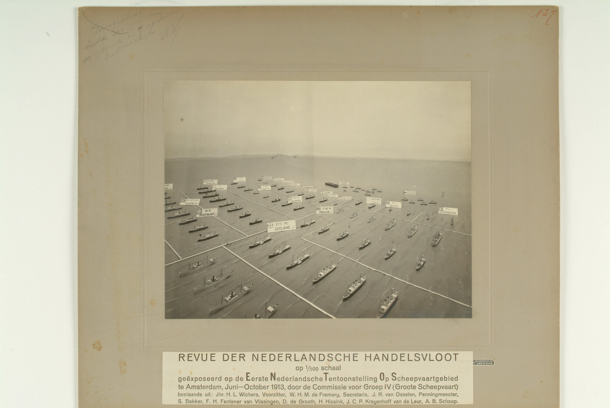 S.0201g; Opnamen van de Revue van de Nederlandse handelsvloot tentoongesteld op de ENTOS; foto