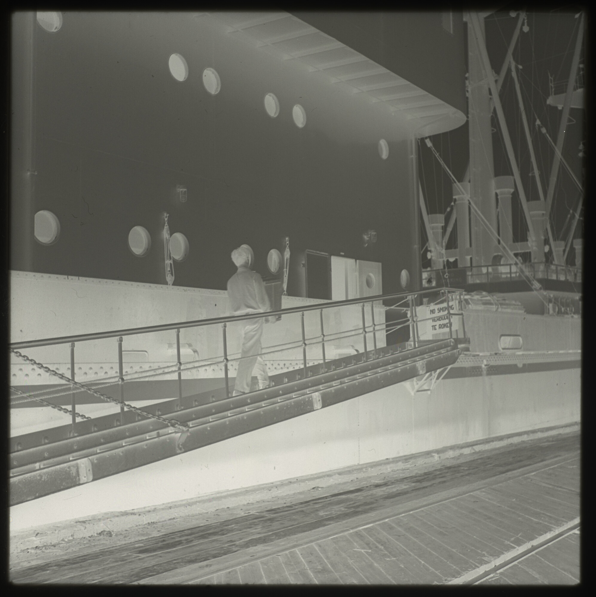 A.5263(02); Negatieven van een reis met het vrachtschip 'Woltersum' van de Stoomvaart; negatief