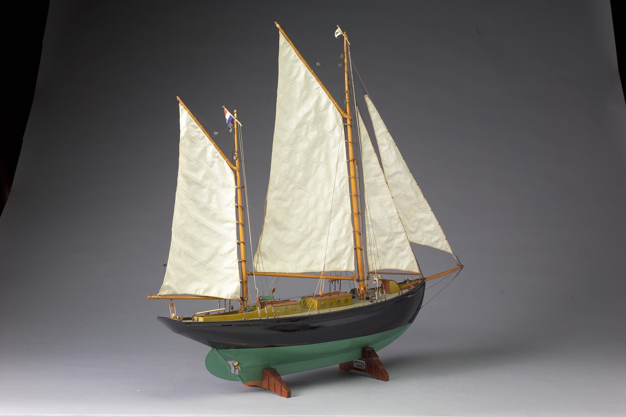 S.2832; Model van het kitsjacht Avontuur; scheepsmodel