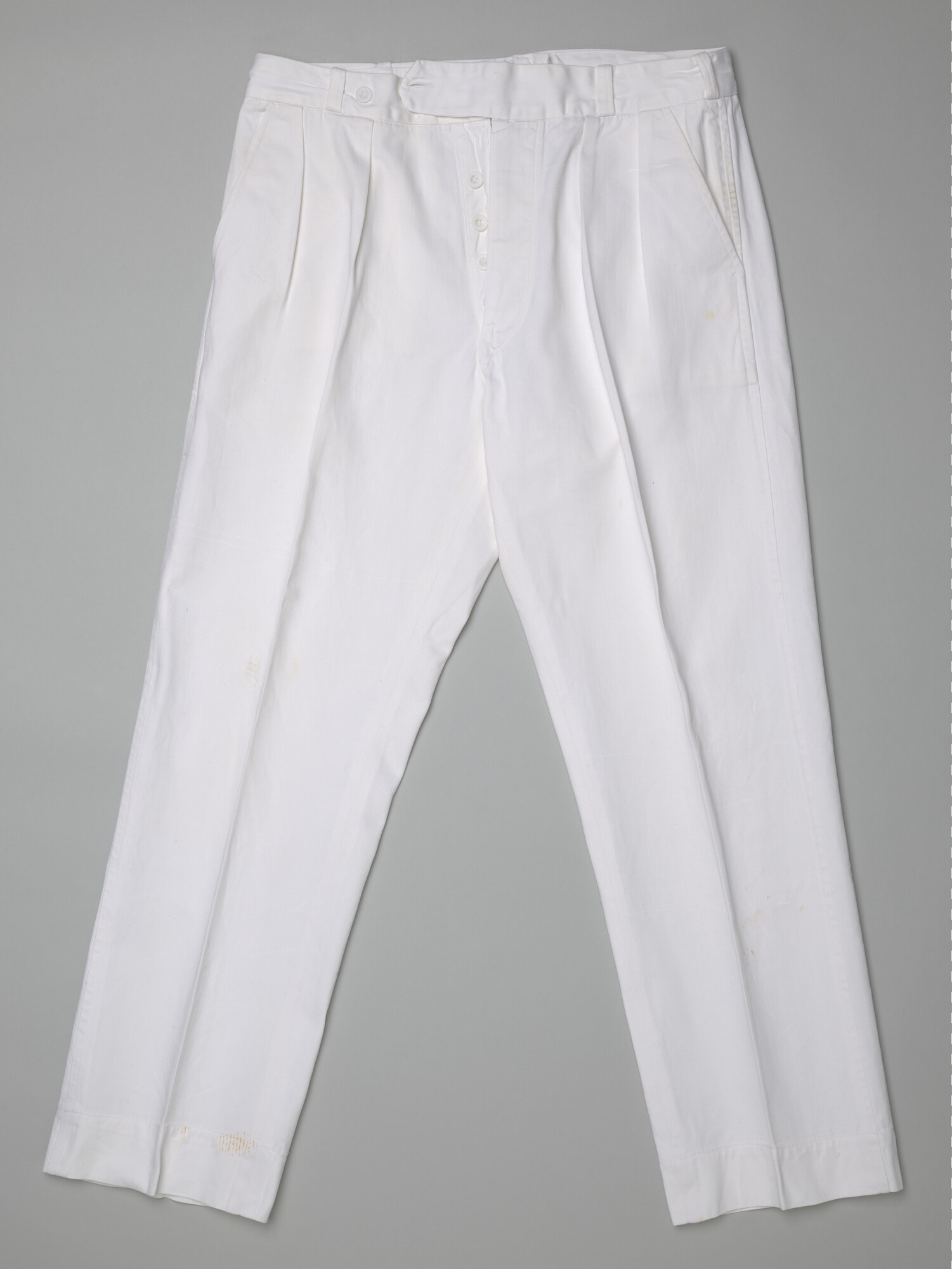 2021.0440; Witte uniformbroek, onderdeel van een tropenuniform; broek