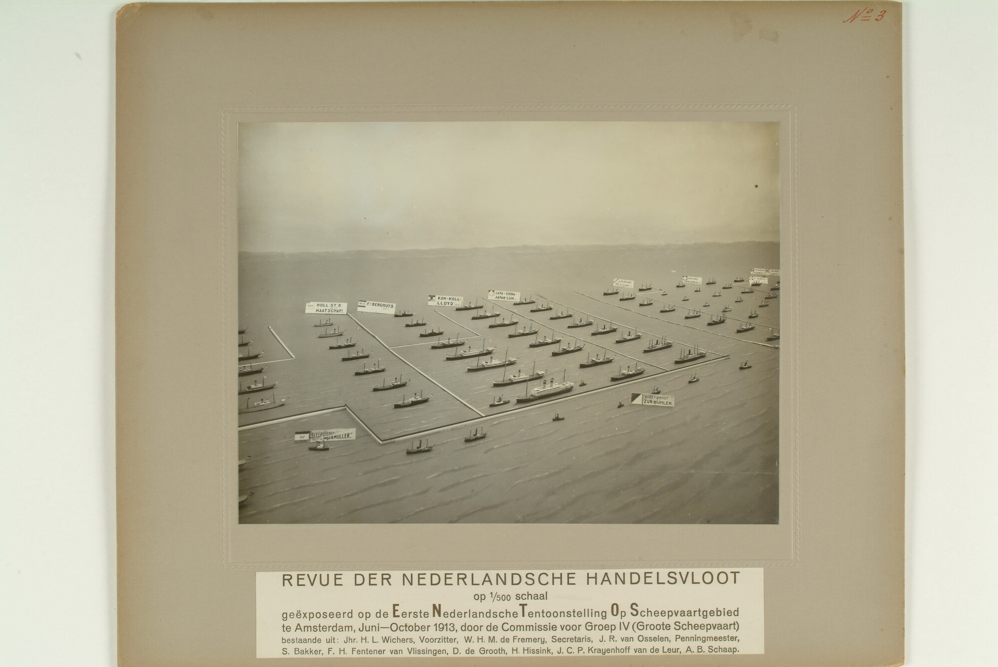 S.0201c; Opnamen van de Revue van de Nederlandse handelsvloot tentoongesteld op de ENTOS; foto