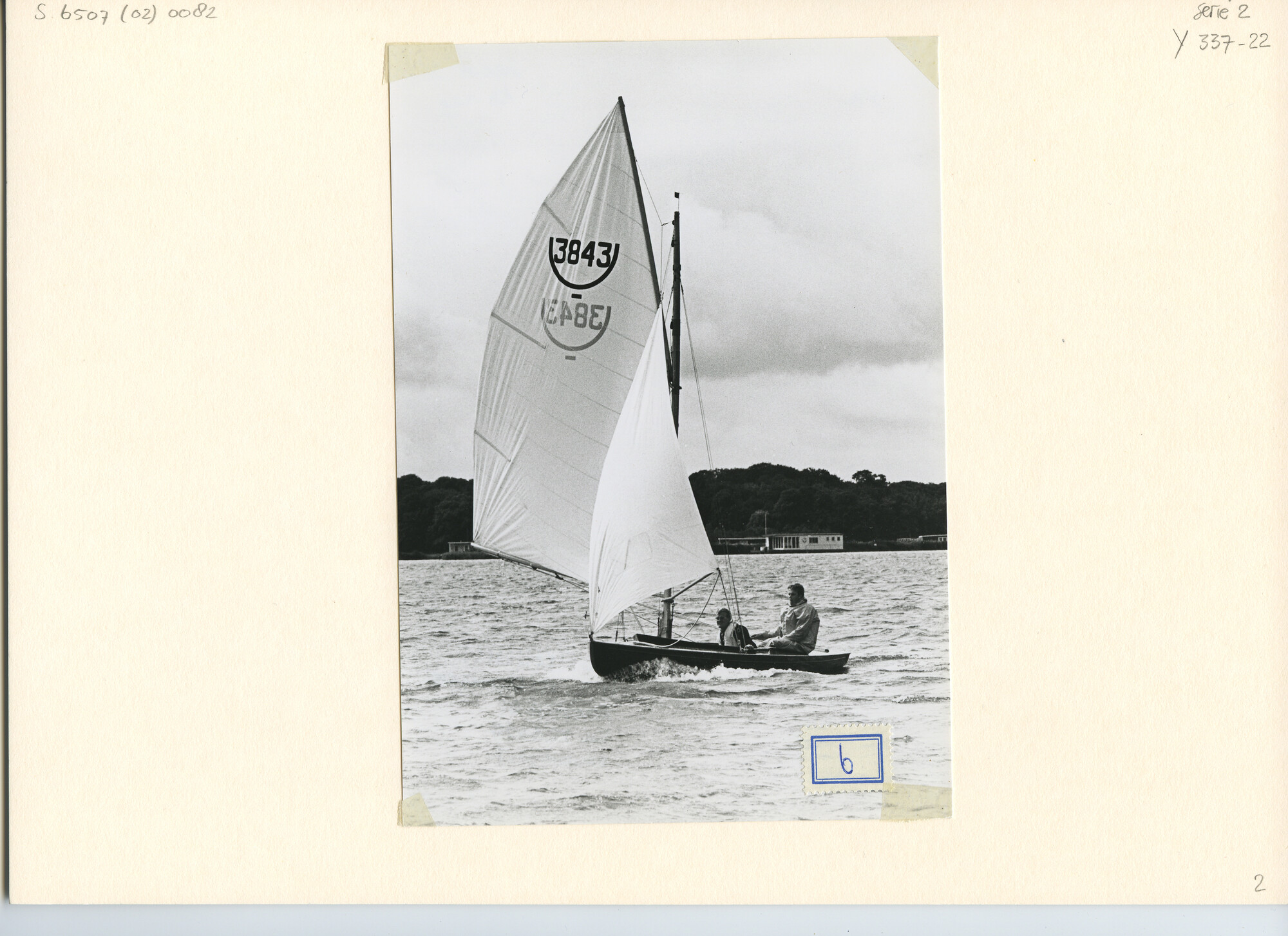 S.6507(02)0082.02; Zwart-wit foto van de 16m² klasse voor de wind tijdens de Kaagweek 1970; foto