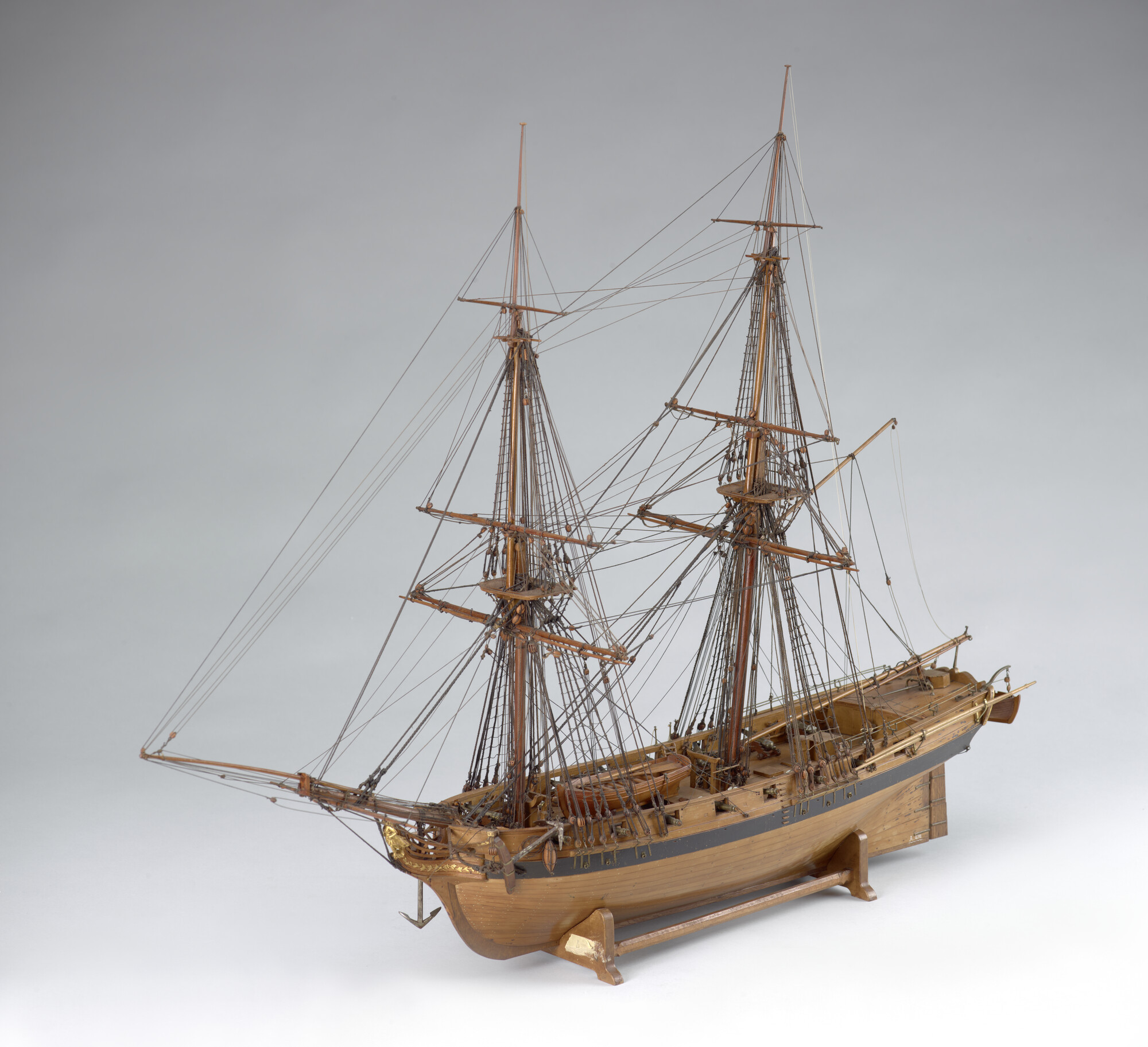A.0470; Model van de brik Atalante van 16 stukken; scheepsmodel