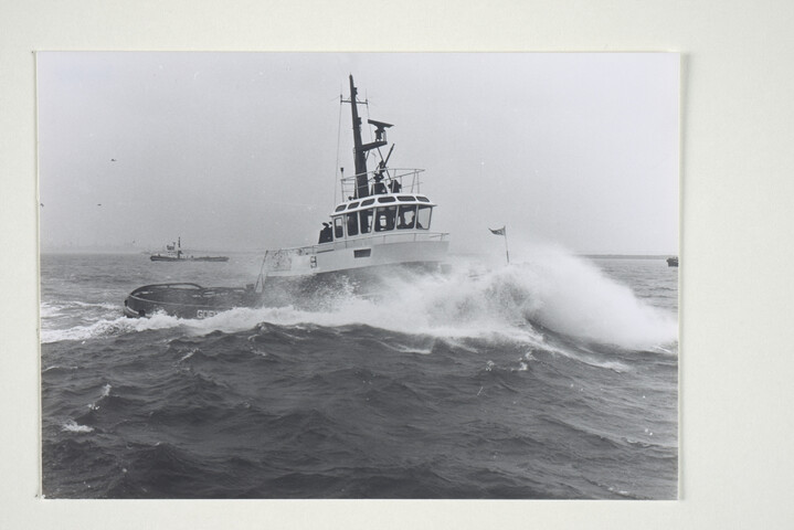 2001.1677; Fotos van de sleepboot Willemina Goedkoop (9) van Reederij v/h Gebroeders [...]; fotoreportage