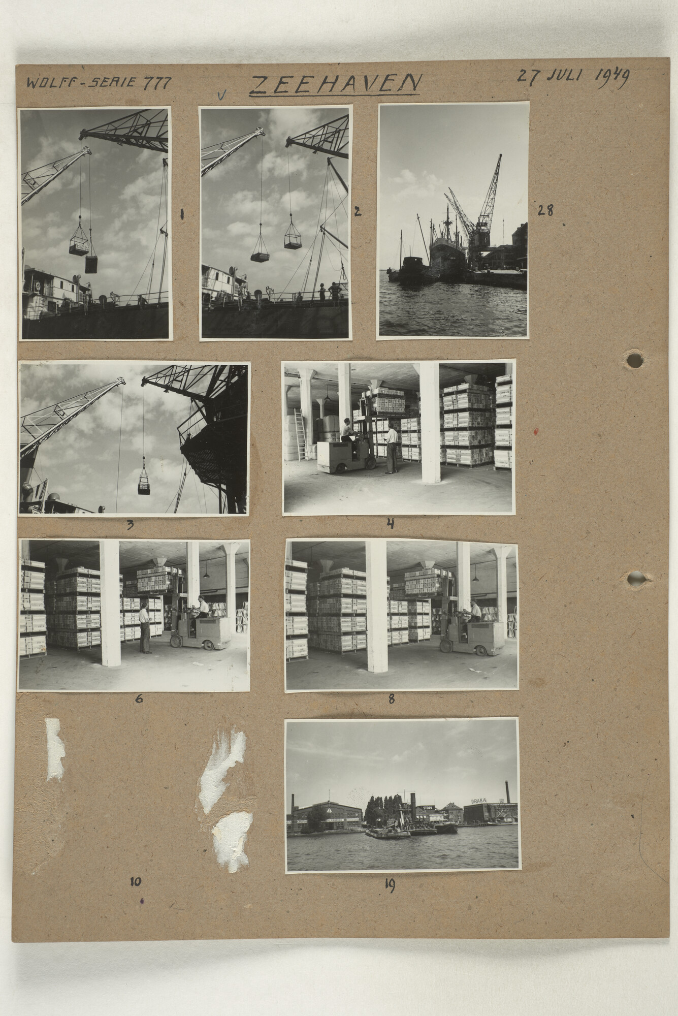 1998.2181; Omslag met een grote hoeveelheid proef foto's gemaakt in opdracht van de Gemeente Handelsinrichtingen en de Vereniging "de Amsterdamsche Haven" te Amsterdam.; omslag