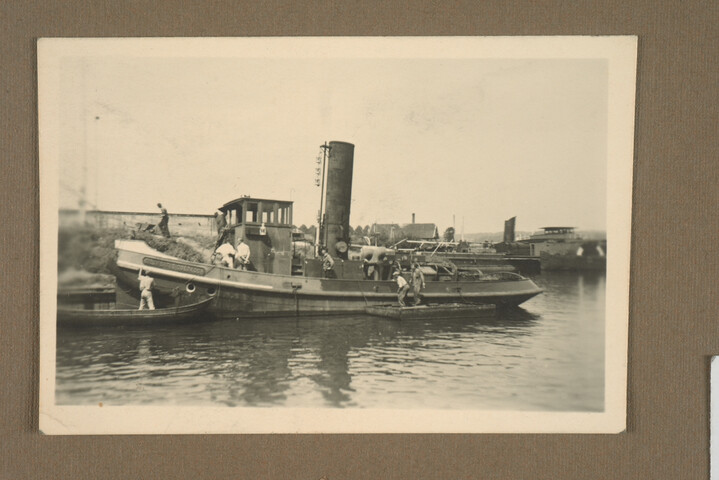 2001.1755; Omslag met vele foto's en knipsels van meest bergingsactiviteiten door Reederij v/h Gebroeders Goedkoop te Amsterdam in de periode 1929 / 1949; omslag