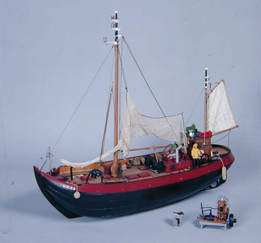 1991.0276; Model van de stalen Noordzeebotter UK 53; scheepsmodel