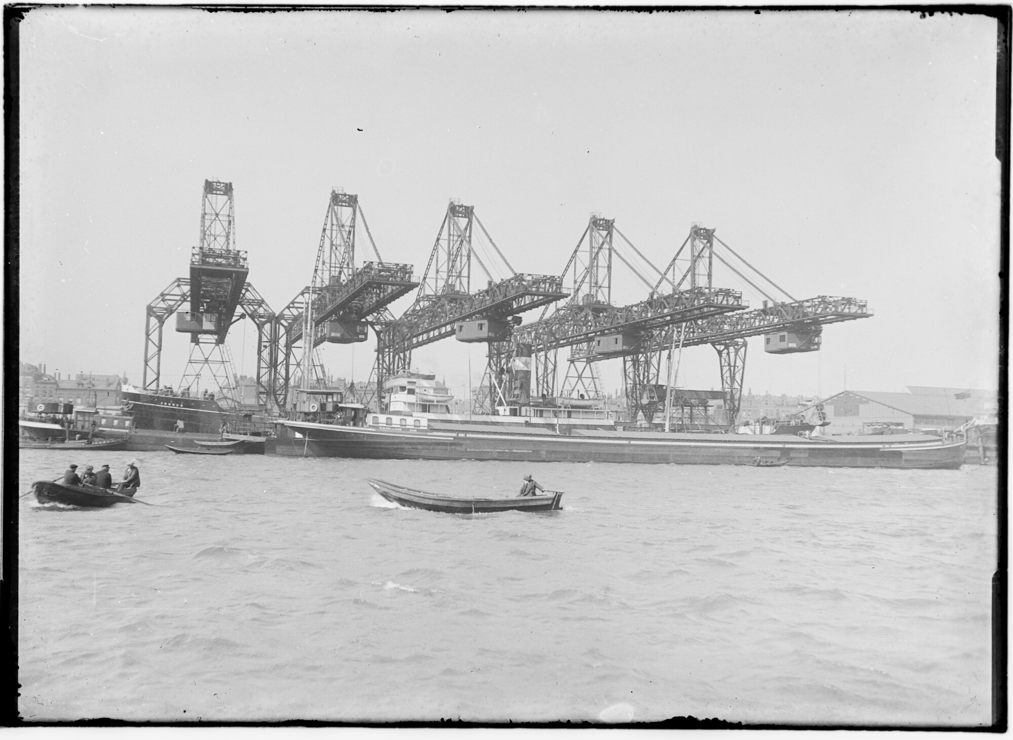 2018.0964; Glasnegatief van het vrachtschip Arundo (Nederlands, 1913); glasnegatief