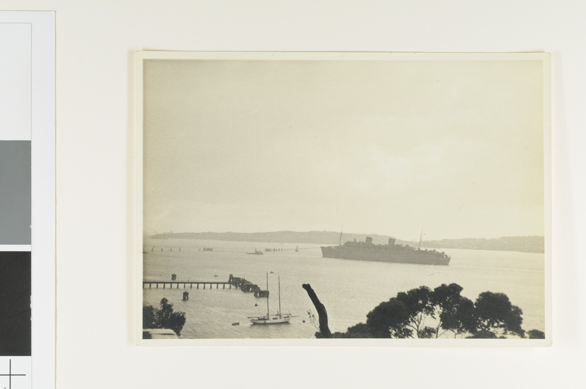 S.5647(150)12; Reproductiefoto's van het tot troepentransportschip omgebouwde ss. Nieuw Amsterdam; fotoreportage