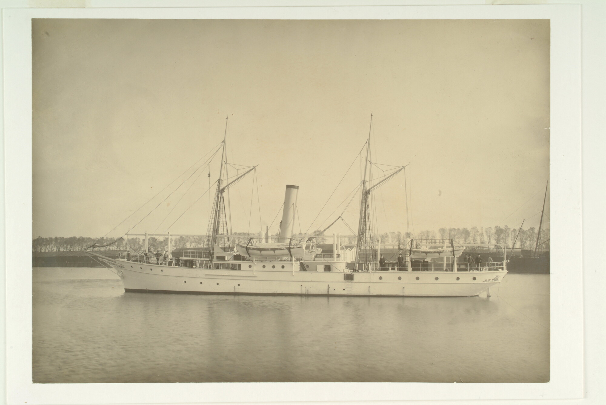 S.0687(03)b3; Het stoomloodsvaartuig no 3, gebouwd tussen 1902 en 1903, in Rotterdam; foto