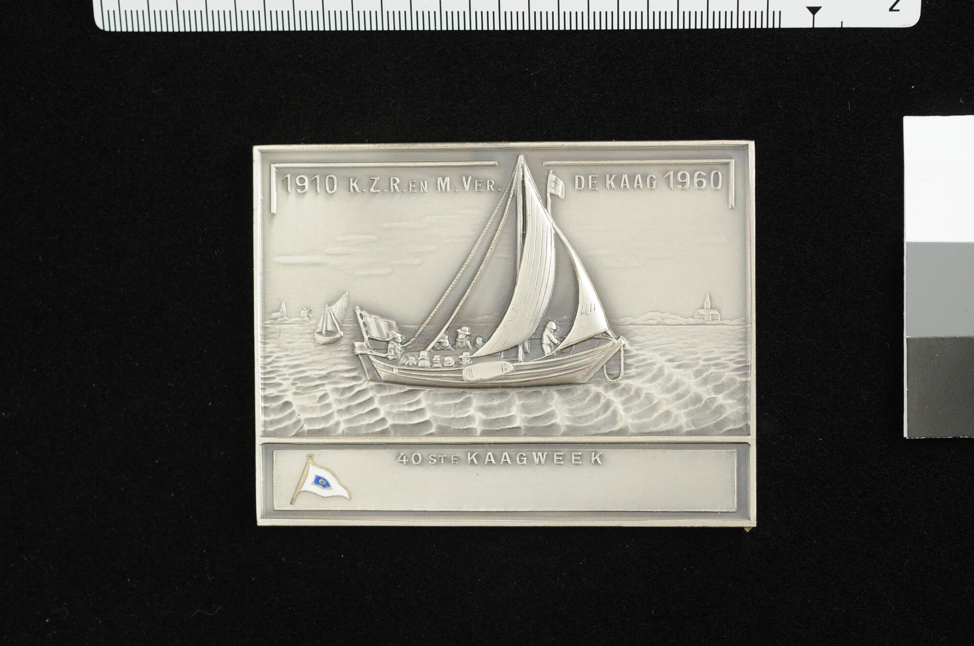 S.3396(01); Plaquette van de Koninklijke Zeil-, Roei- en Motorsport Vereniging "De Kaag" op het 50-jarig bestaan, 1960; plaquette