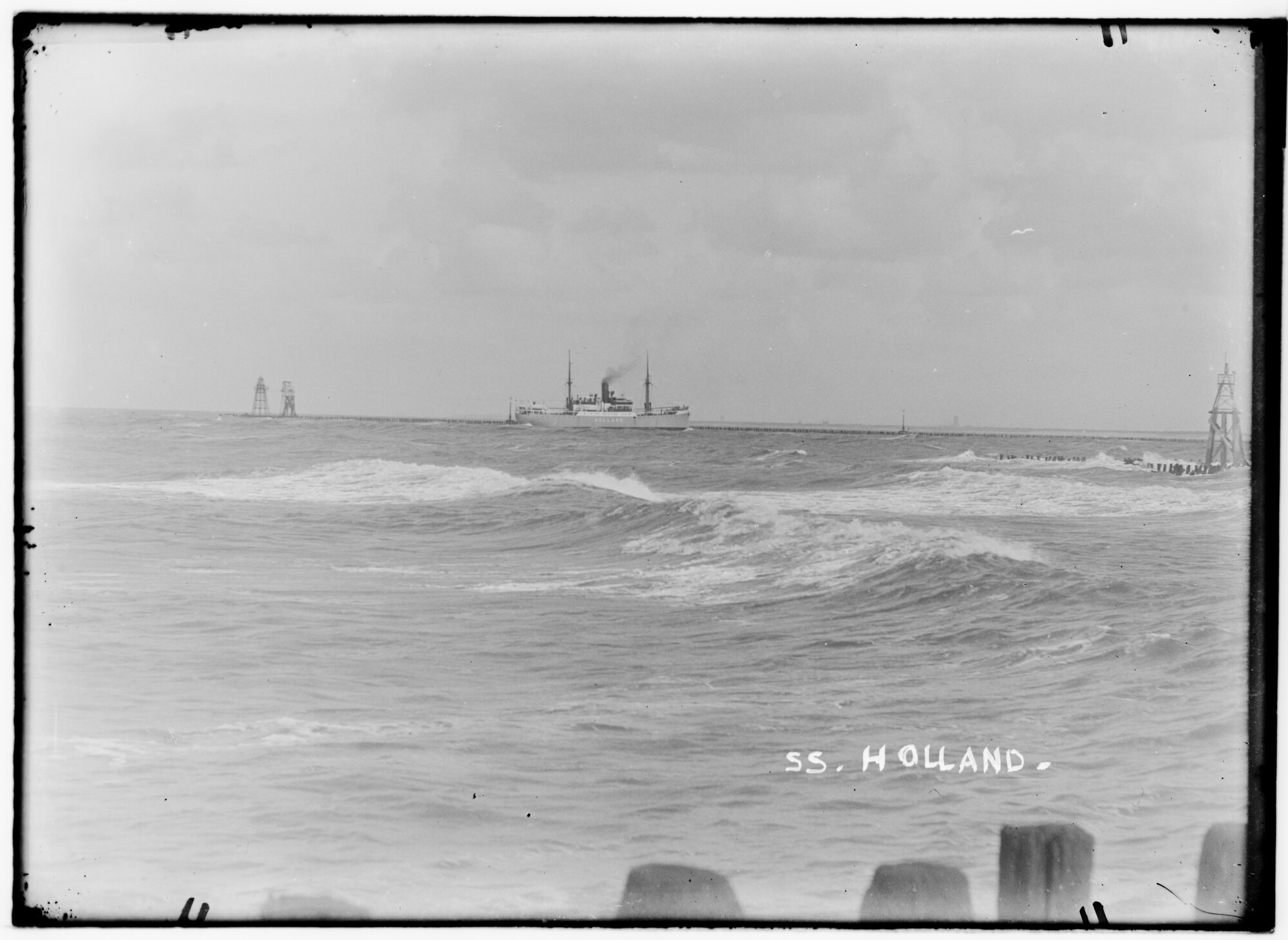 2018.1265; Glasnegatief van het vrachtschip Holland (Nederlands, 1923); glasnegatief