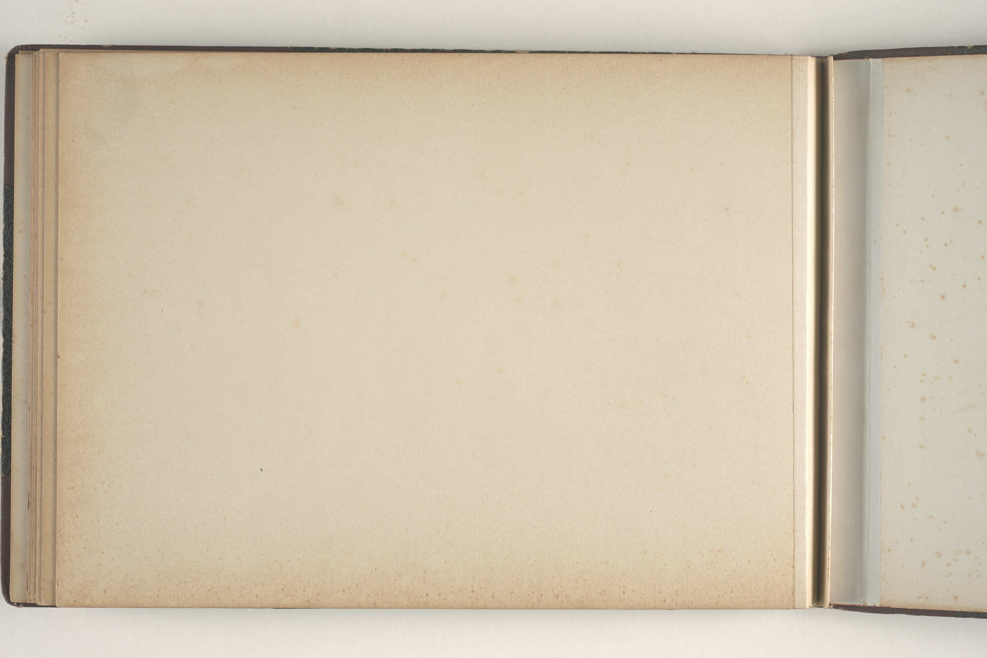 2014.0694; Fotoalbum van C.H.J. van Benthem Jutting met foto's van zijn reizen naar de Oost; fotoalbum