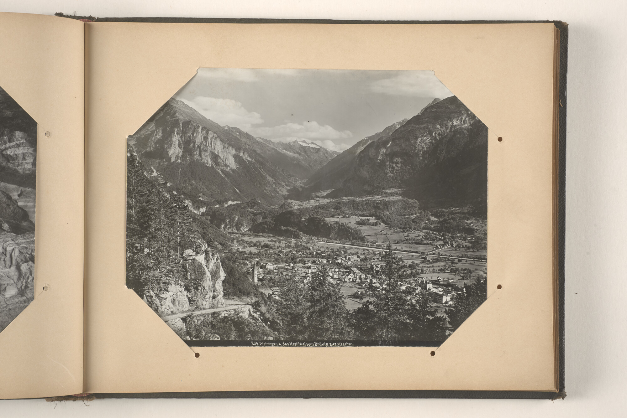 2015.0862; Fotoalbum met souvenirfoto’s verzameld tijdens de reizen van James Reginald Filz, 18 oktober 1901 t/m september 1904; fotoalbum