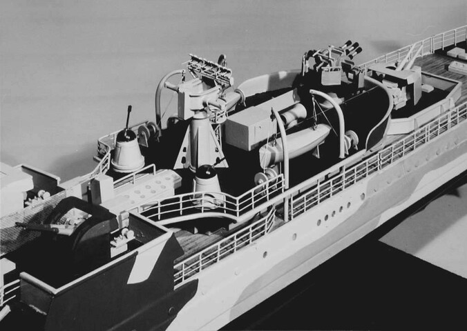 A.4944; Model van de luchtverdedigingskruiser Hr.Ms. Jacob van Heemskerck; scheepsmodel