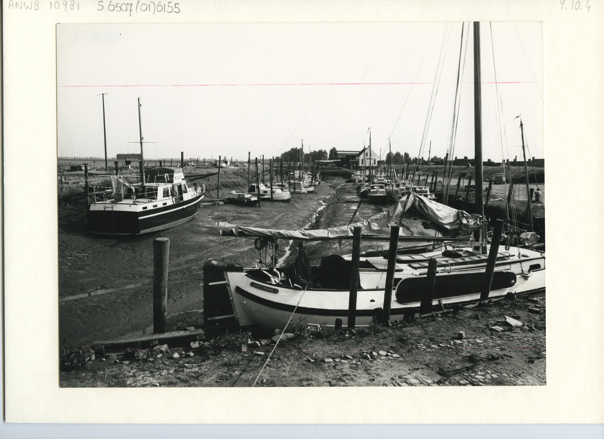 S.6507(01)6155; Foto van haven in Zeeuws Vlaanderen (tijdens eb); foto