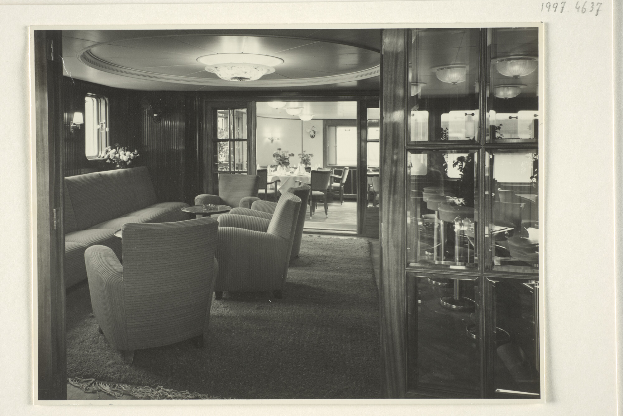 1997.4637; Fotos uit een fotoalbum over het interieur van het passagiersschip ms. Van [...]; fotoreportage