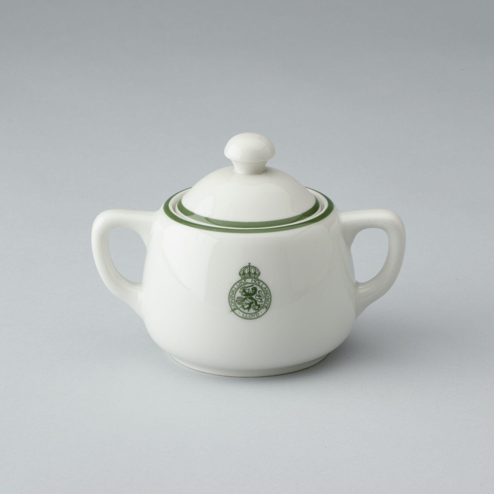 S.6483(2087); Suikerpot van porselein met het logo van de Koninklijke Hollandsche Lloyd; suikerpot