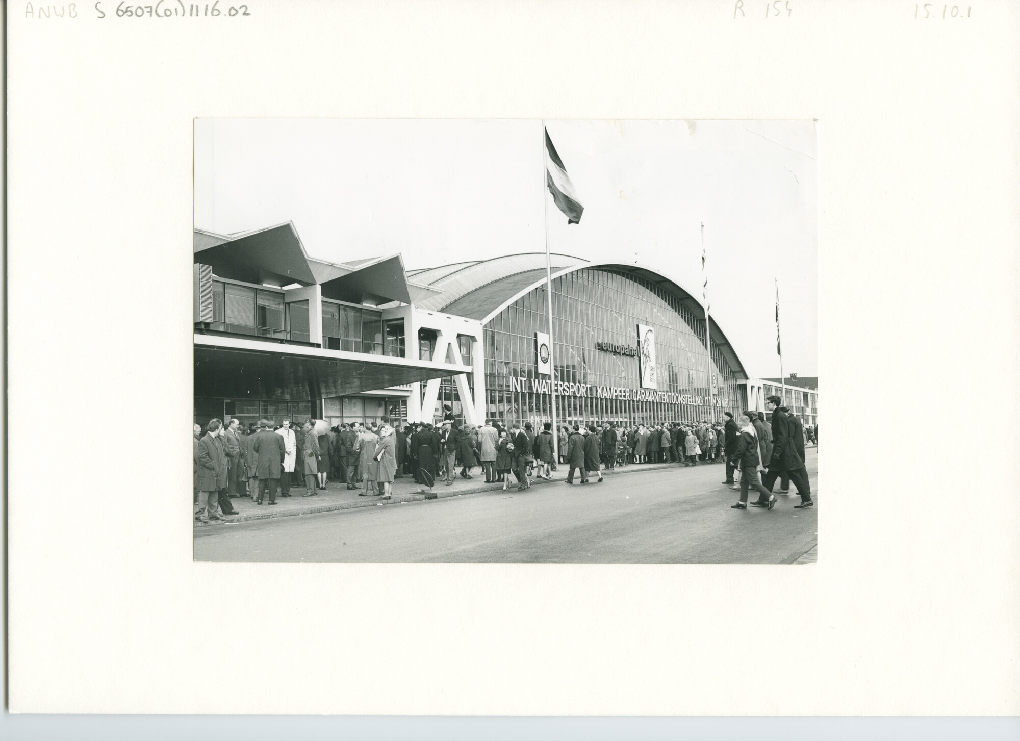 S.6507(01)1116.02; Grote belangstelling voor de HISWA-tentoonstelling 1964.; foto