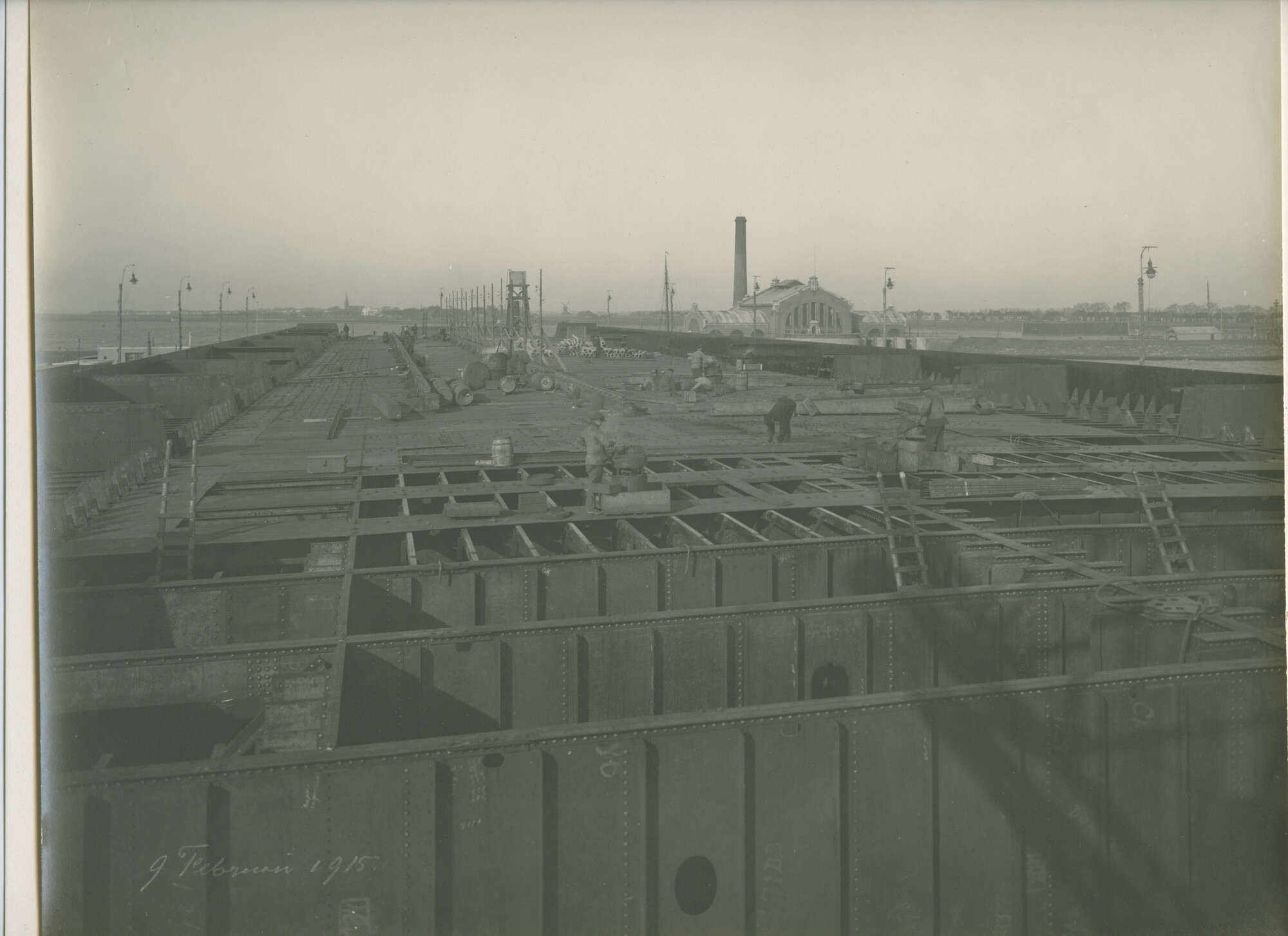 S.5444(0434)2; Foto van het drijvende droogdok Wilhelmina in aanbouw; foto