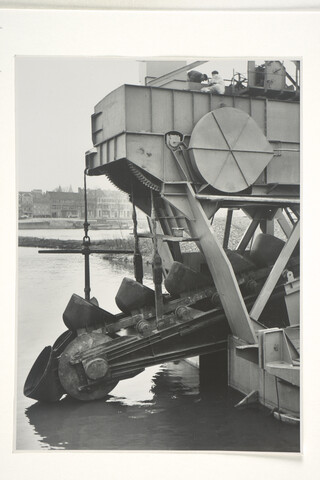 S.5219(12)0598; Foto's van de emmerbaggermolen 'Marokko' voor NV; fotoreportage