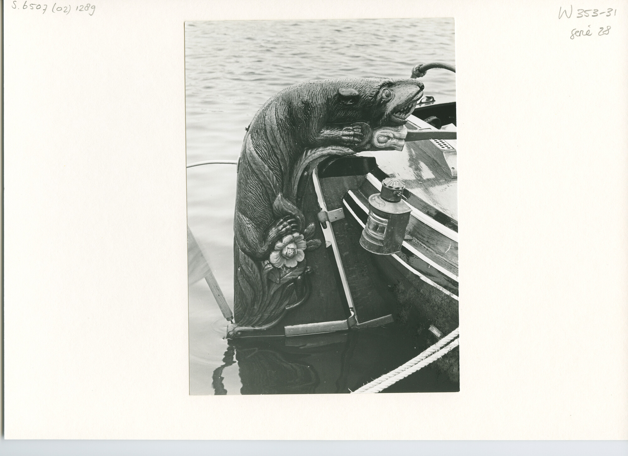 S.6507(02)1289; Zwart-wit foto van de reünie van ronde en platbodemjachten op de Beulakerwijde; foto