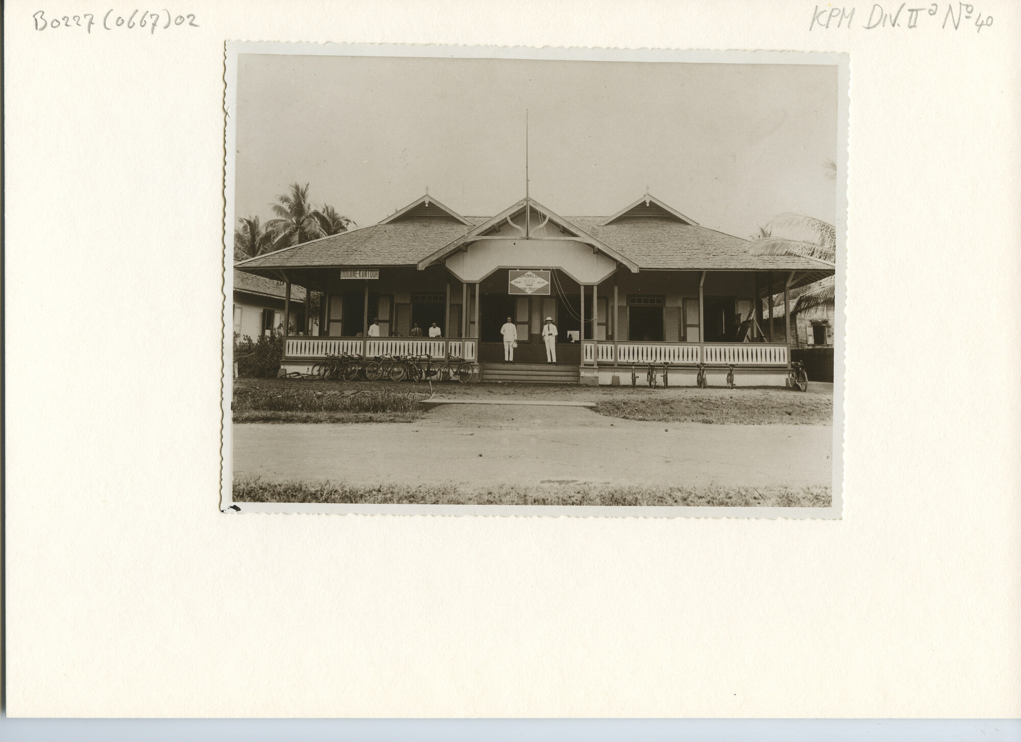 B.0227(0667)02; Het agentschap van de KPM te Bandjermasin; foto