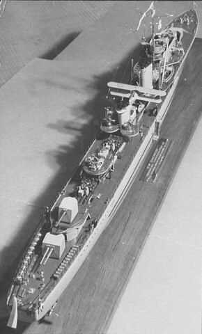 B.0203(01); Model van de torpedobootjager Hr.Ms. Isaac Sweers; scheepsmodel