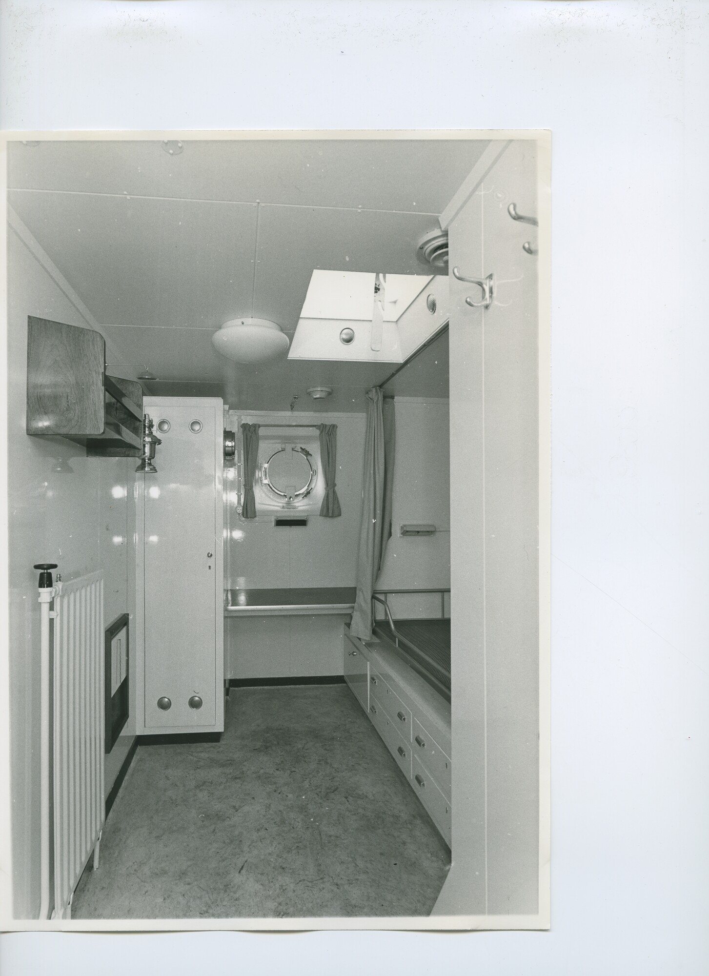 S.5621(01)0419; Foto van snijkop/bakkenzuiger "Maria Ana"; slaaphut.; foto