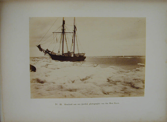 S.4764; Album met foto's van de Zesde Noordpoolexpeditie van de Willem Barents; fotoalbum