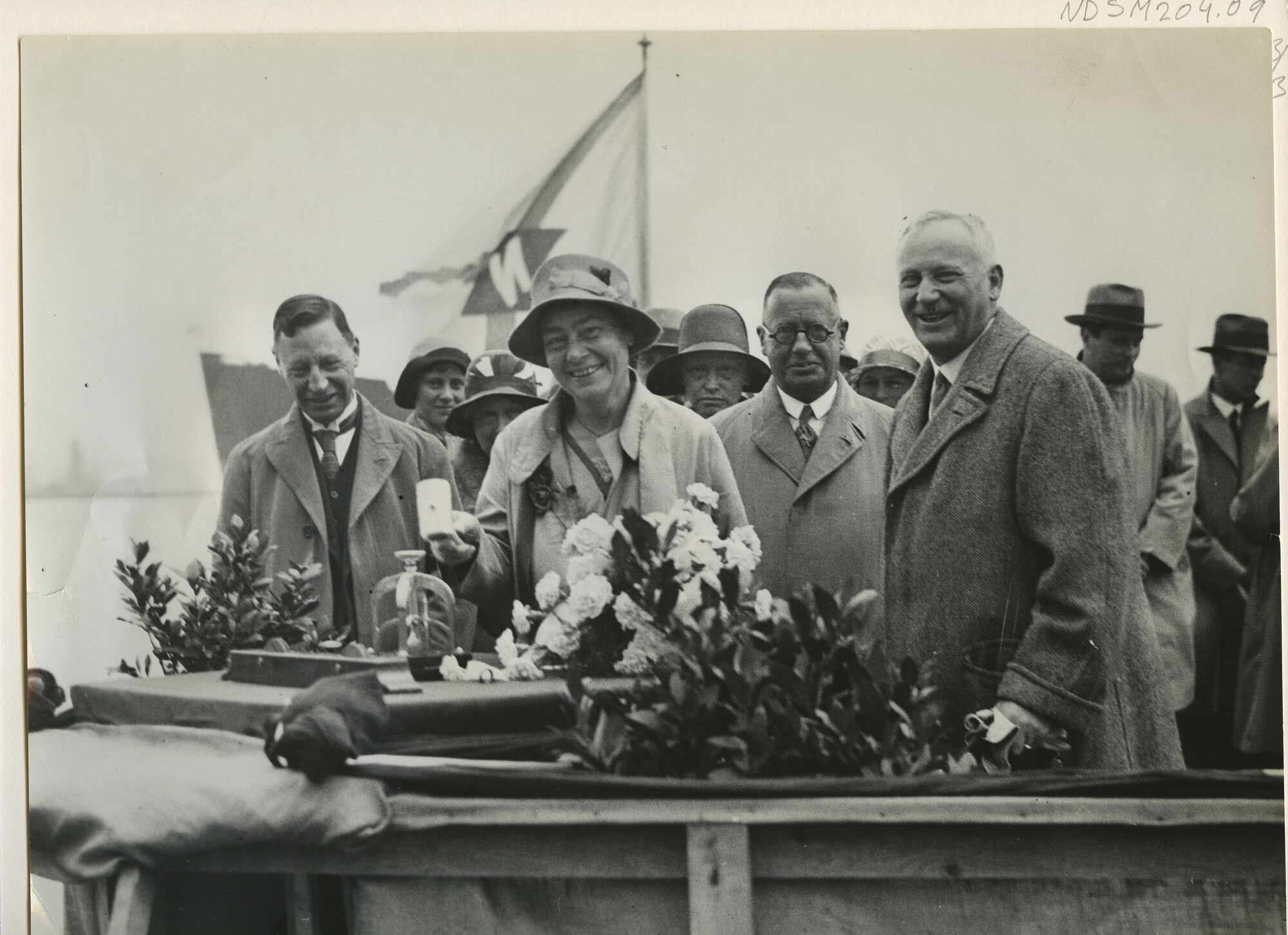 S.5444(0829)3; Foto van de tewaterlating van het vrachtschip ms. Tawali bij de NSM; foto