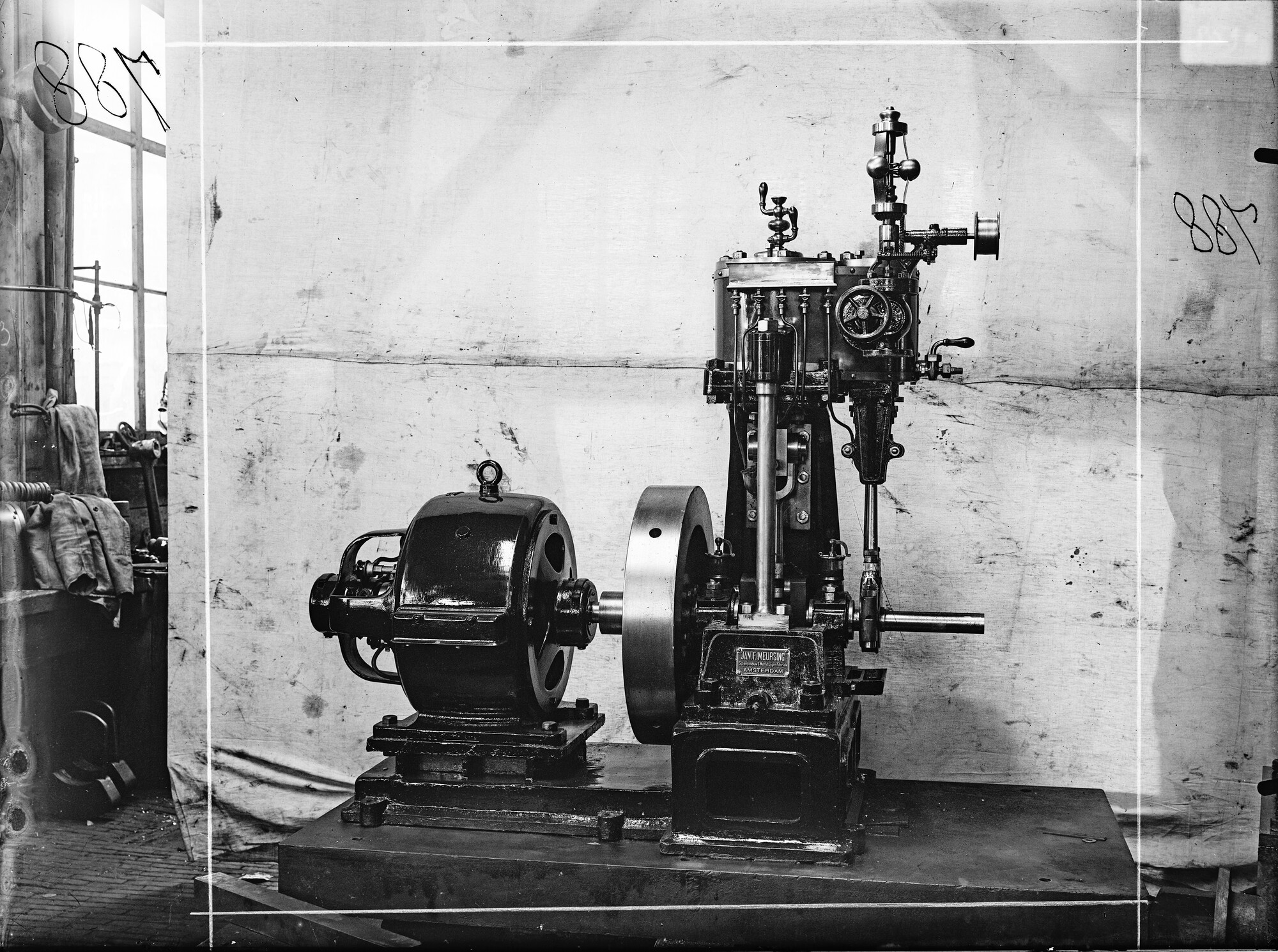 S.1156(06)308a; Glasnegatief van de stoomdynamo voor het ss. Rheinland; negatief