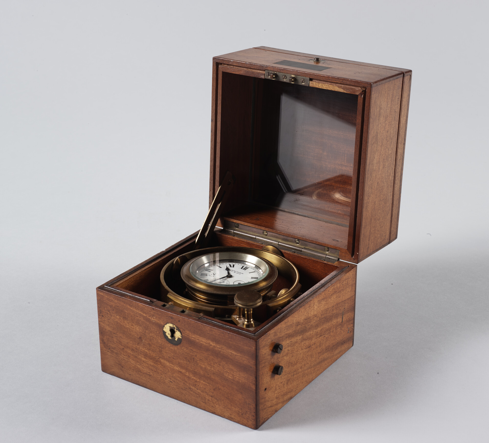 2019.0818; Maritieme chronometer of - tijdmeter type no. 915 gemaakt door Abraham de Casseres, Amsterdam; tijdmeter
