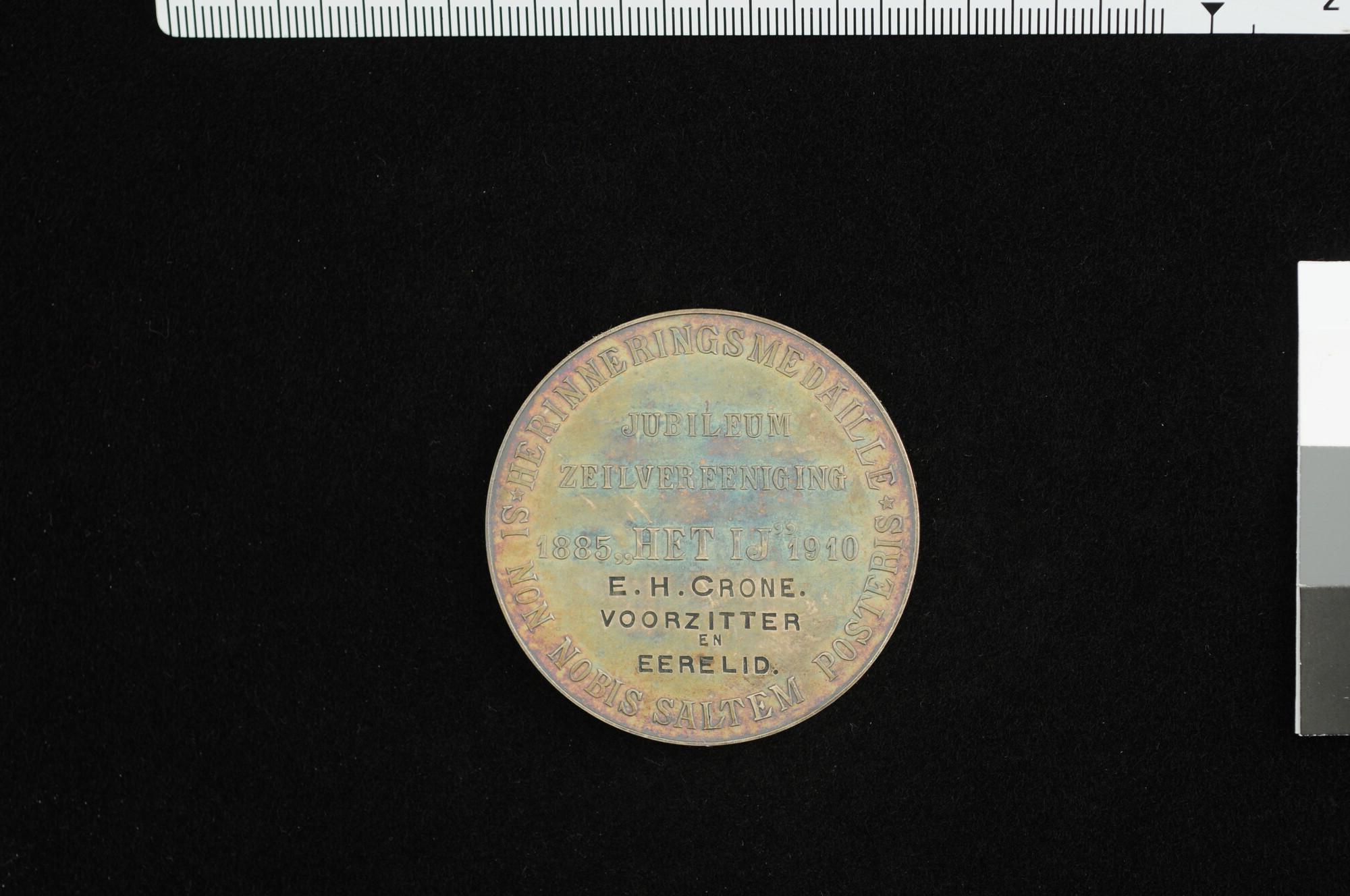 1989.0048; Jubileumpenning op het 25-jarig bestaan van Zeilvereeniging Het IJ, 1910; penning