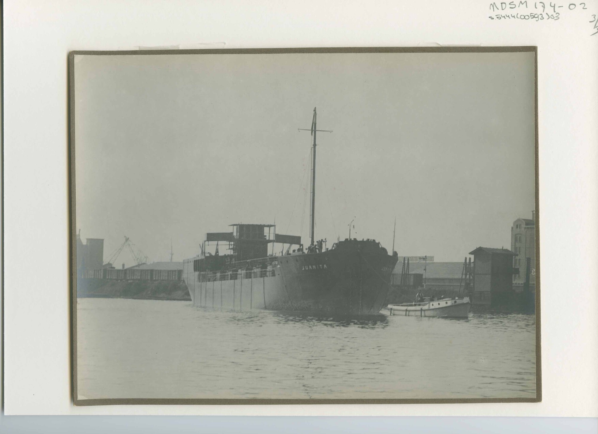 S.5444(0593)3; Foto van de tewaterlating van tanker ss. Juanita van de Curaçaosche Scheepvaart Maatschappij; foto