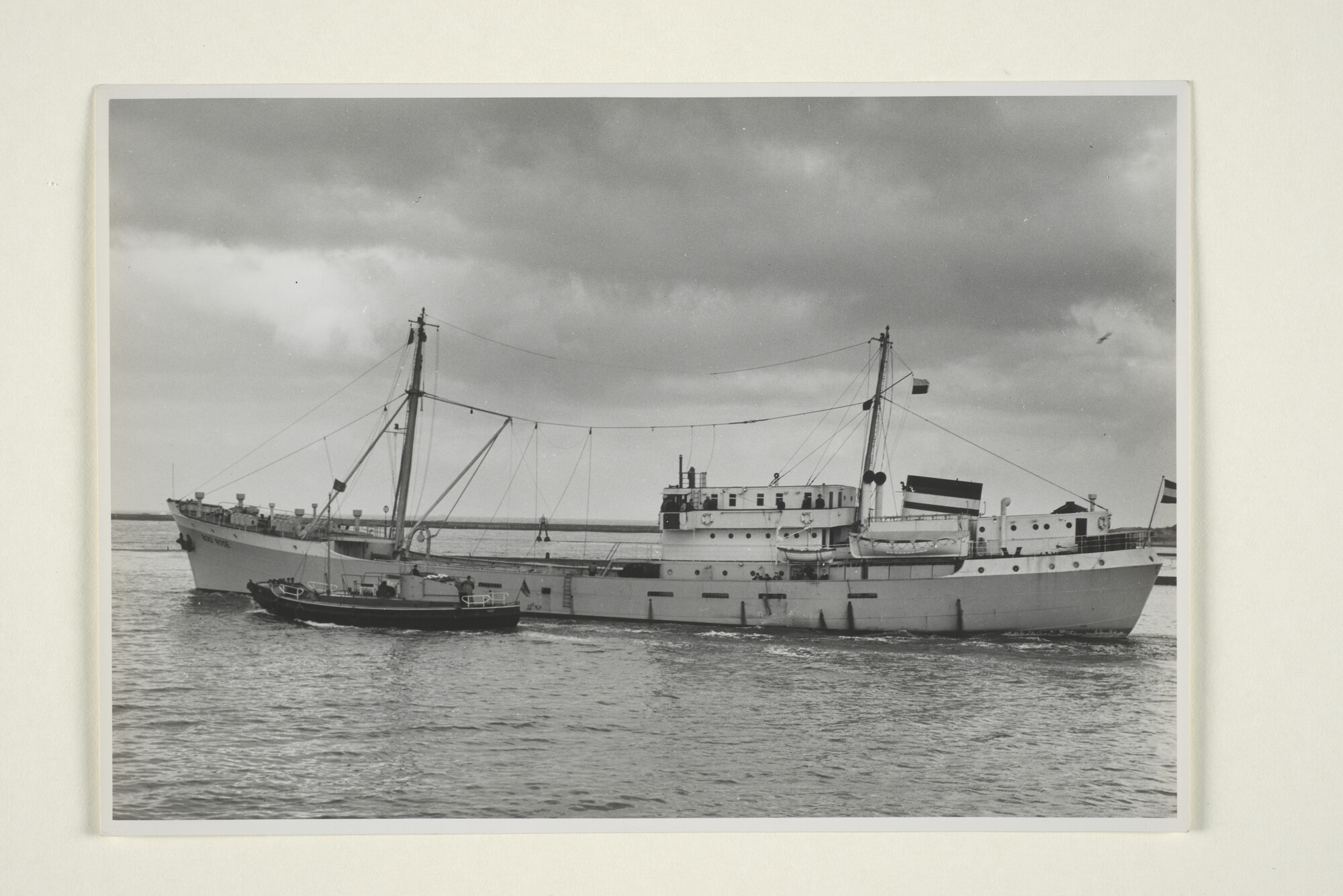 1998.2793; Foto's van de Franse motortrawler 'Bois Rosé'; fotoreportage