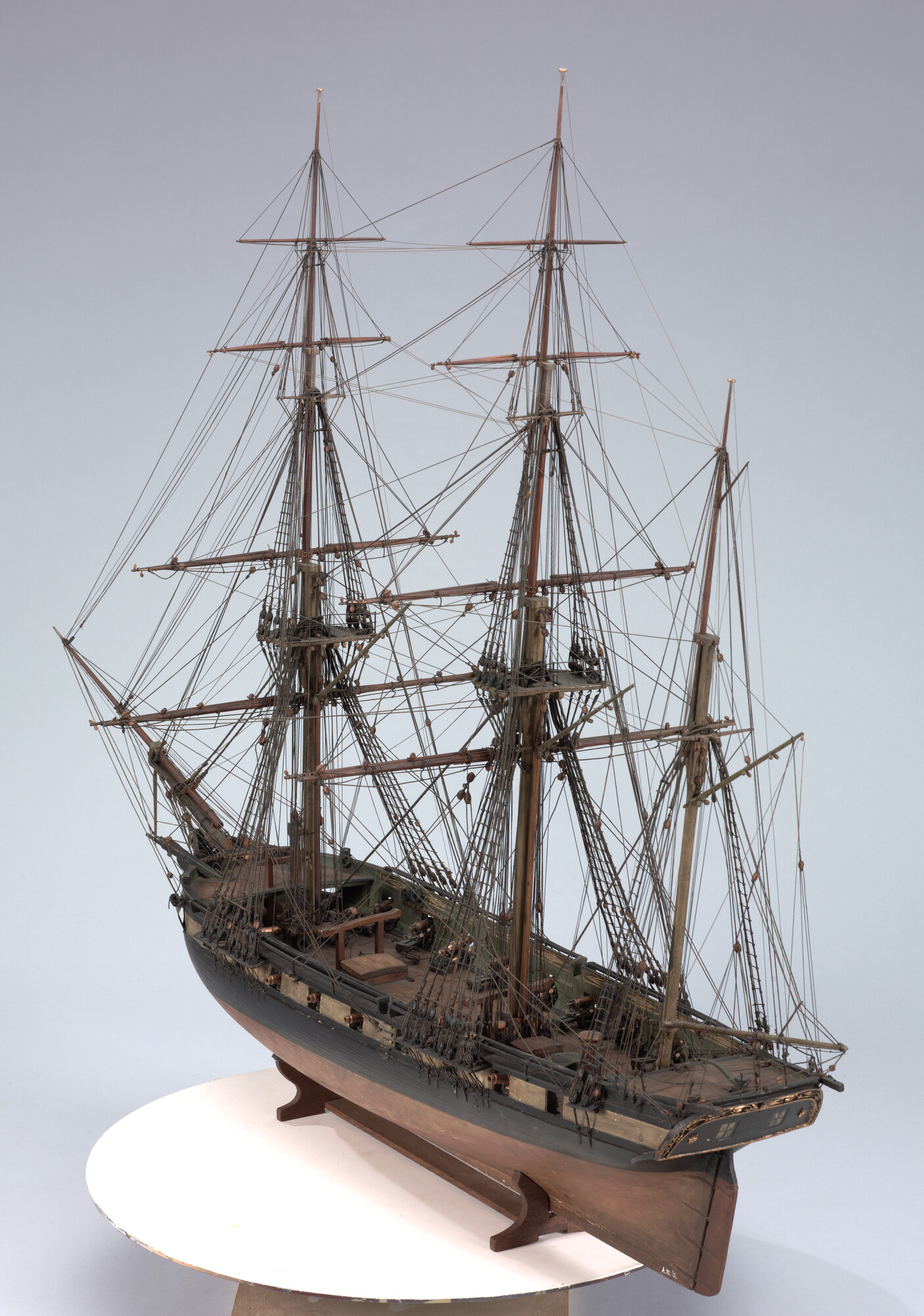 A.0111(03); Model van een driemaster; scheepsmodel