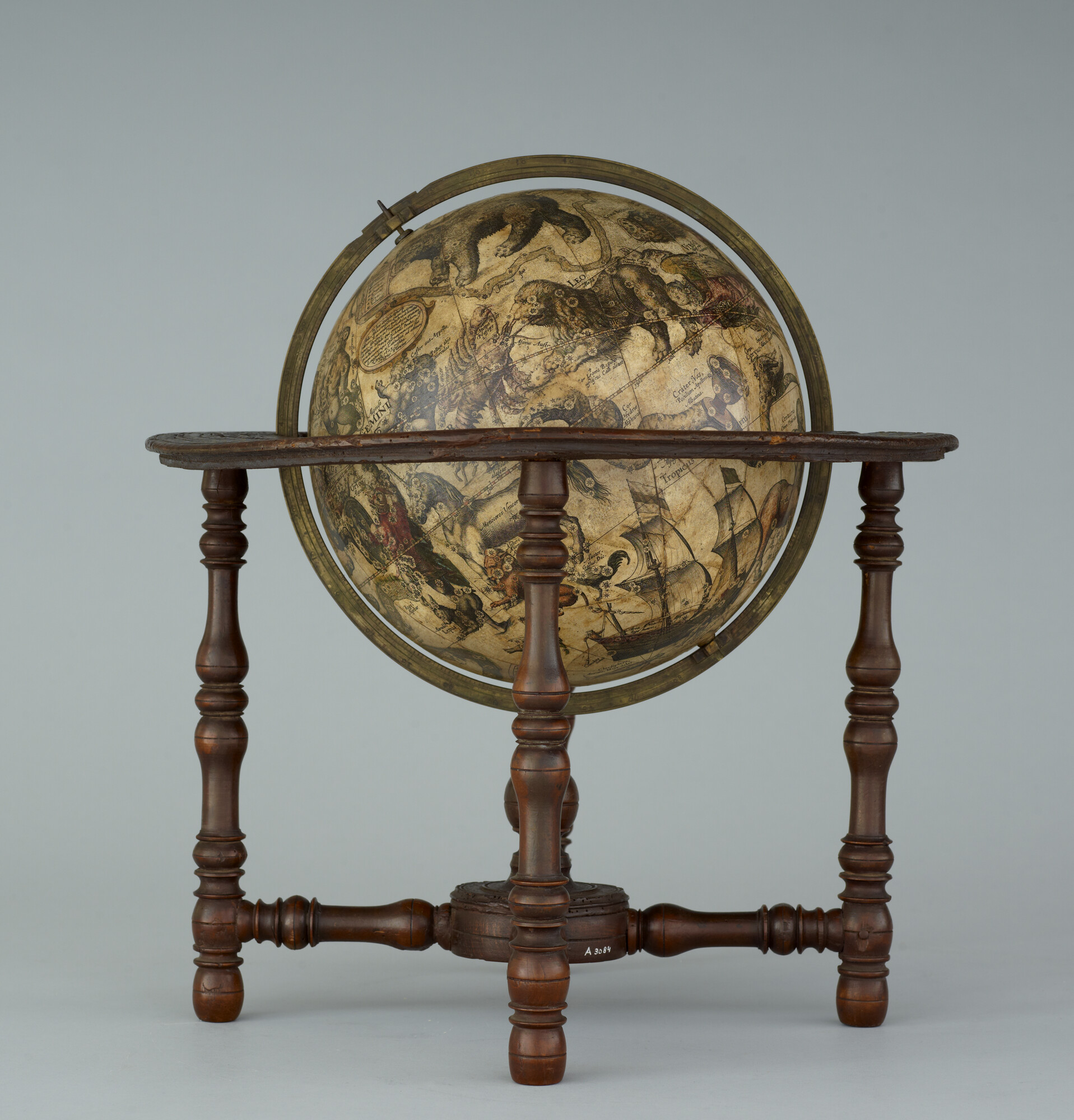 A.3084; Hemelglobe van 26,5 cm. in doorsnede door Petrus Plancius, circa 1625; globe