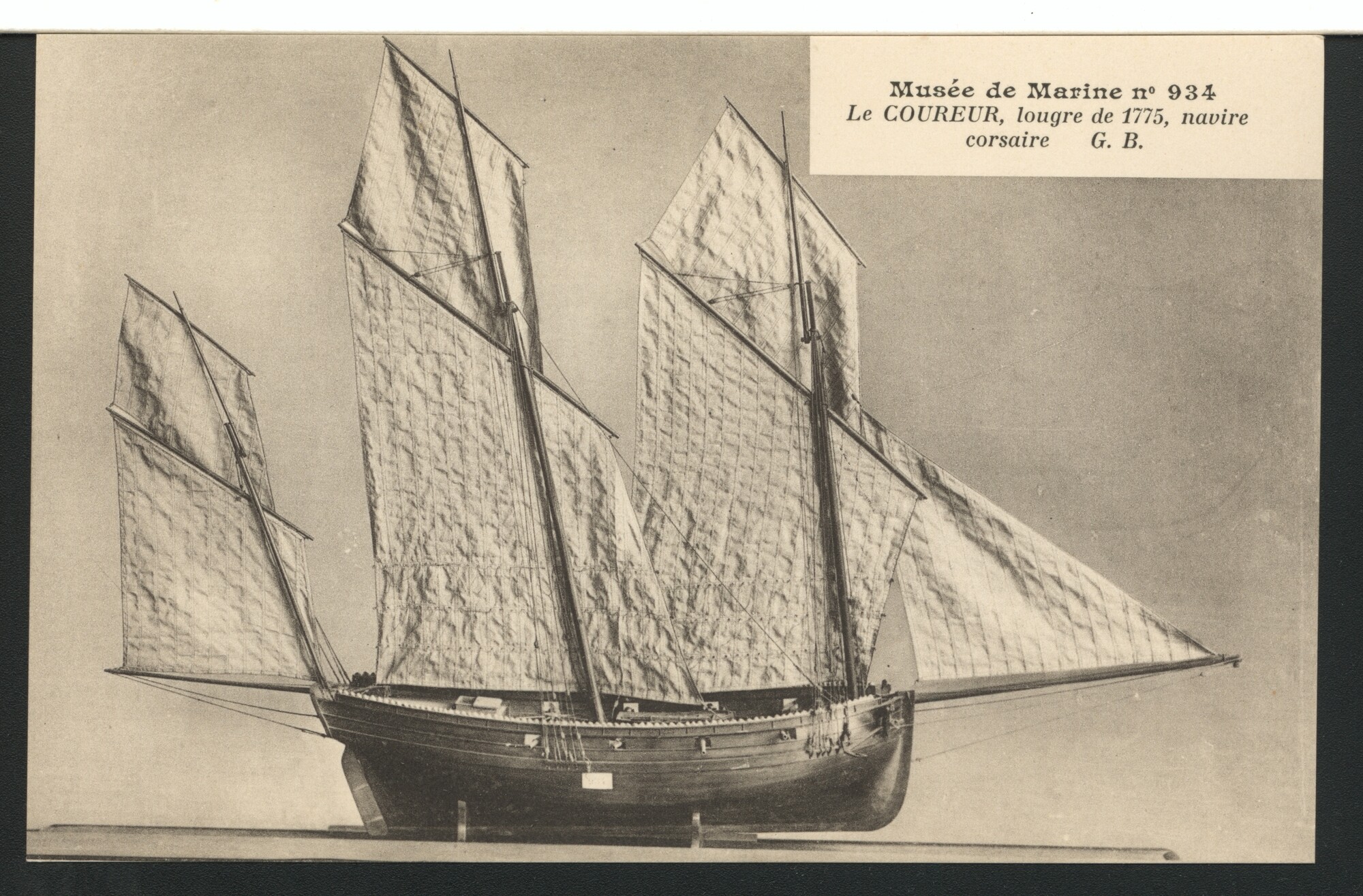 A.4876(397); Mapje van het Musee du Louvre (Musée de Marine) met 50 prentbriefkaarten met; prentbriefkaart-serie