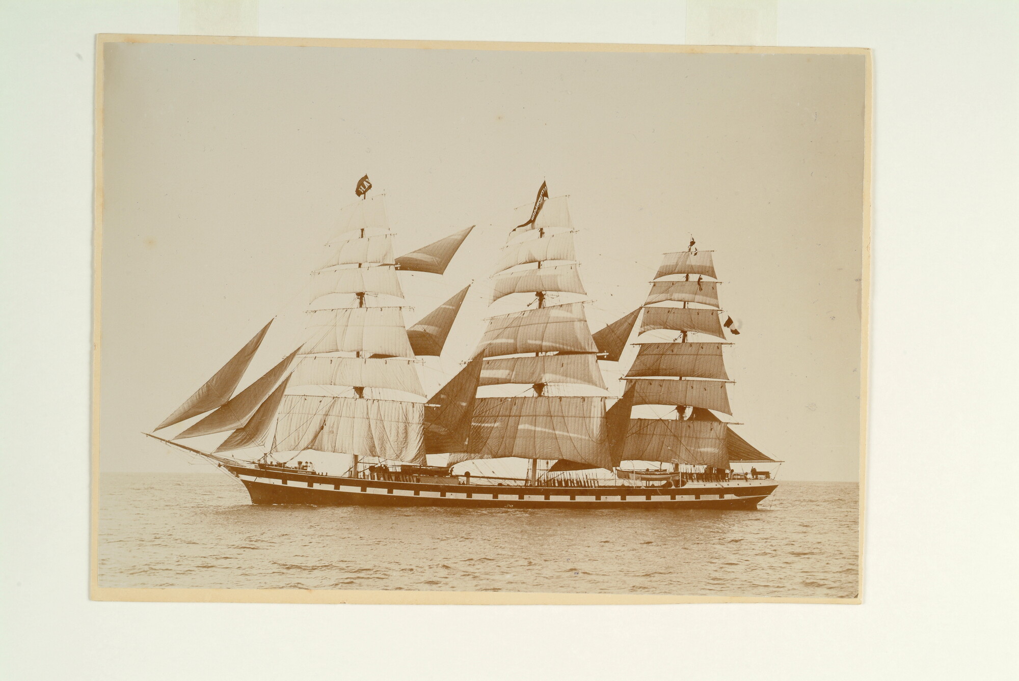 S.1662(d); Het koopvaardijfregat Nederland; foto