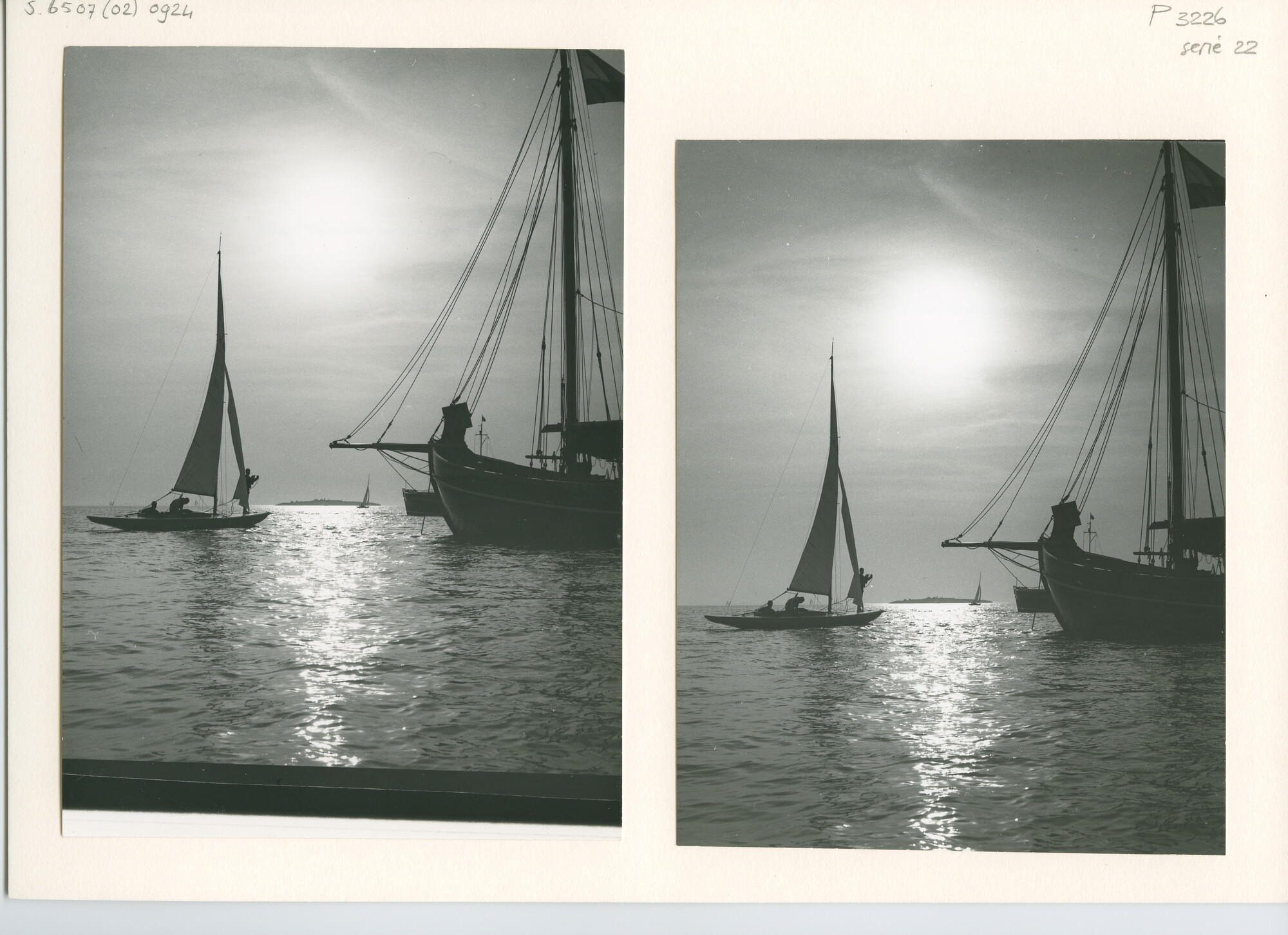 S.6507(02)0924.02; Zwart-wit foto van het Nederlands Kampioenschap in de Drakenklasse op het IJsselmeer voor Muiden; foto