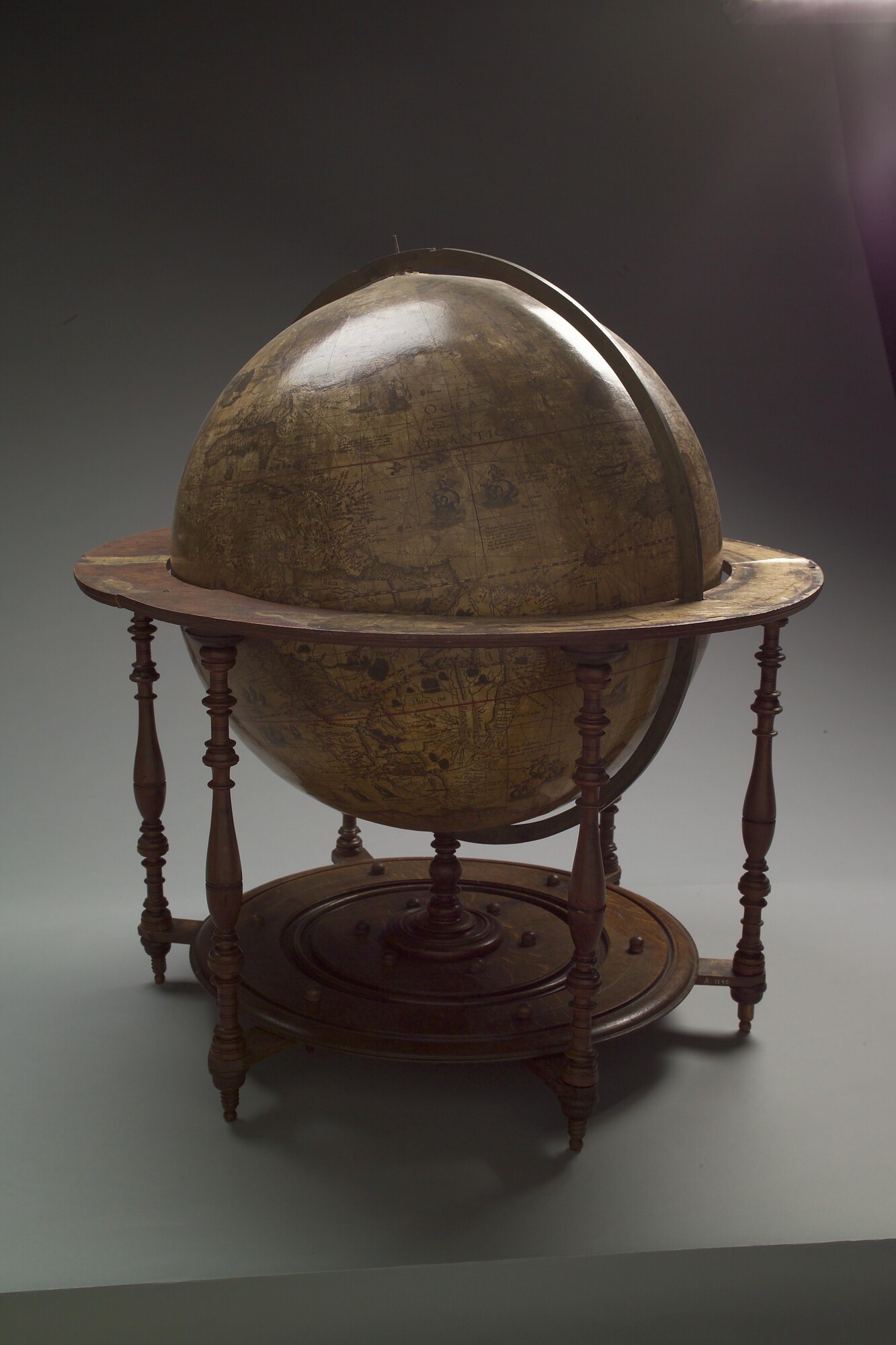 A.1140; Aardglobe van 52,5 cm doorsnede door Jacob Floris van Langren, 1589; globe